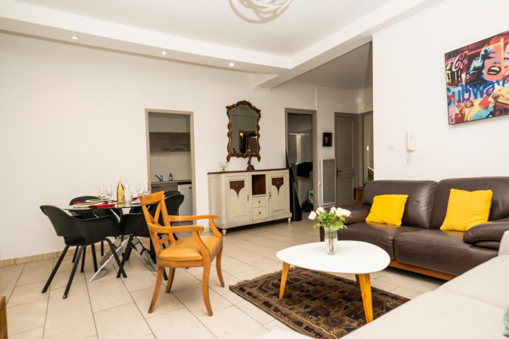 Belle Etape: Cozy 3-Star Residence in Beziers City Center Exterior photo