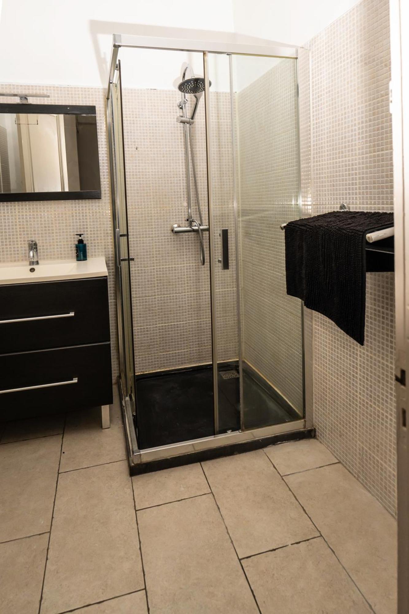 Belle Etape: Cozy 3-Star Residence in Beziers City Center Exterior photo