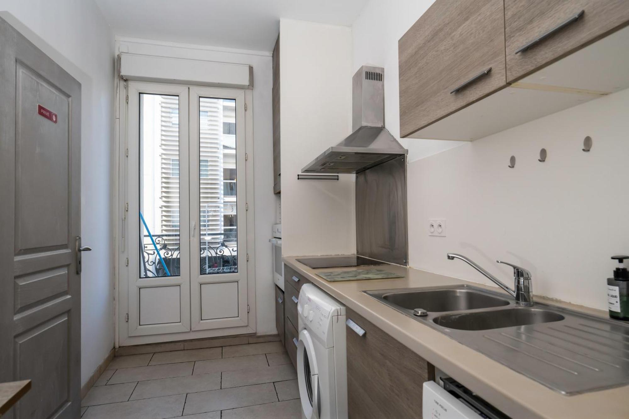 Belle Etape: Cozy 3-Star Residence in Beziers City Center Exterior photo