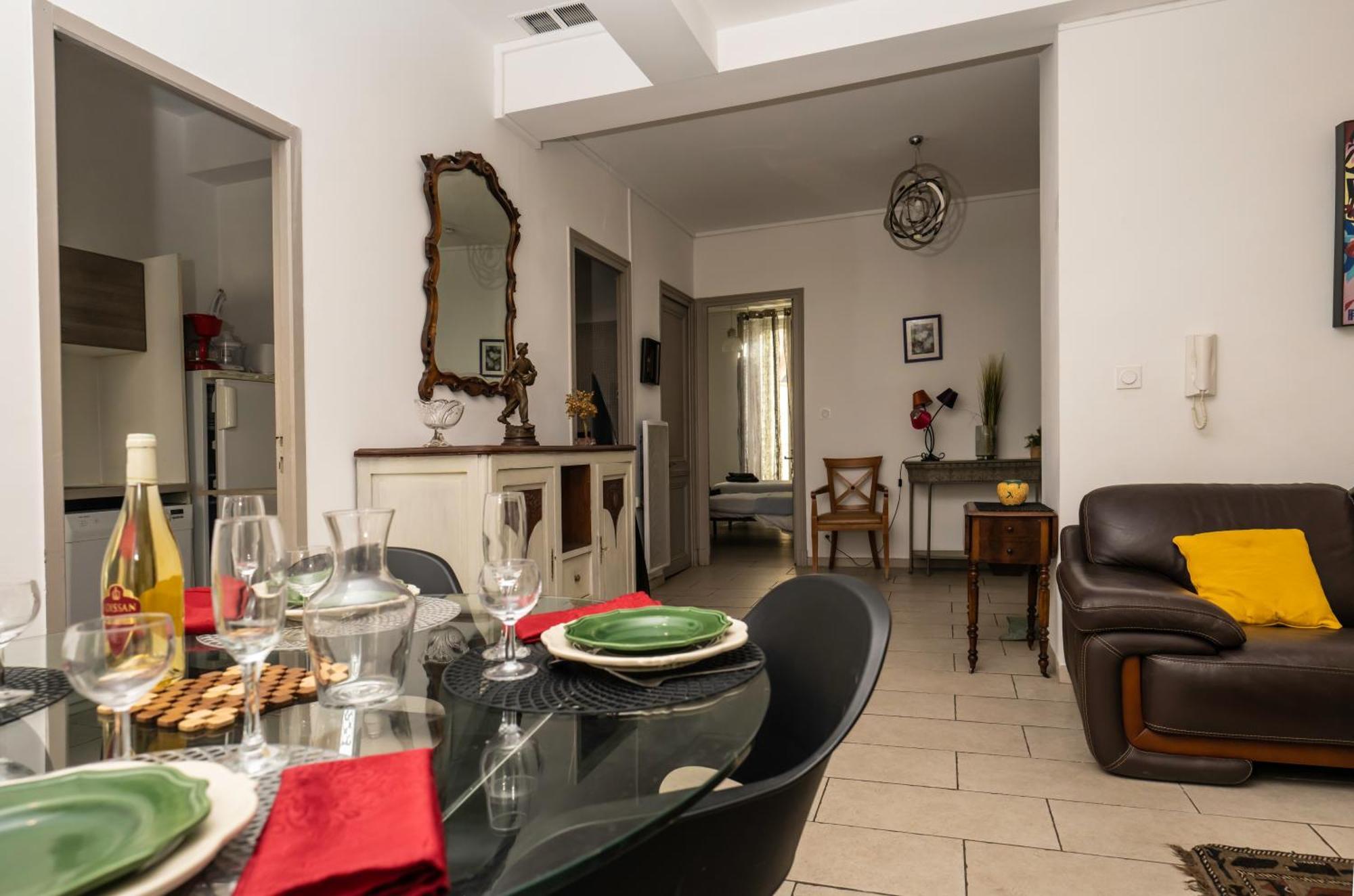 Belle Etape: Cozy 3-Star Residence in Beziers City Center Exterior photo