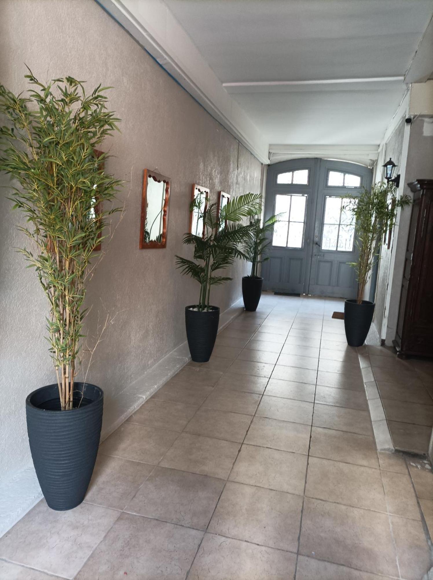 Belle Etape: Cozy 3-Star Residence in Beziers City Center Exterior photo